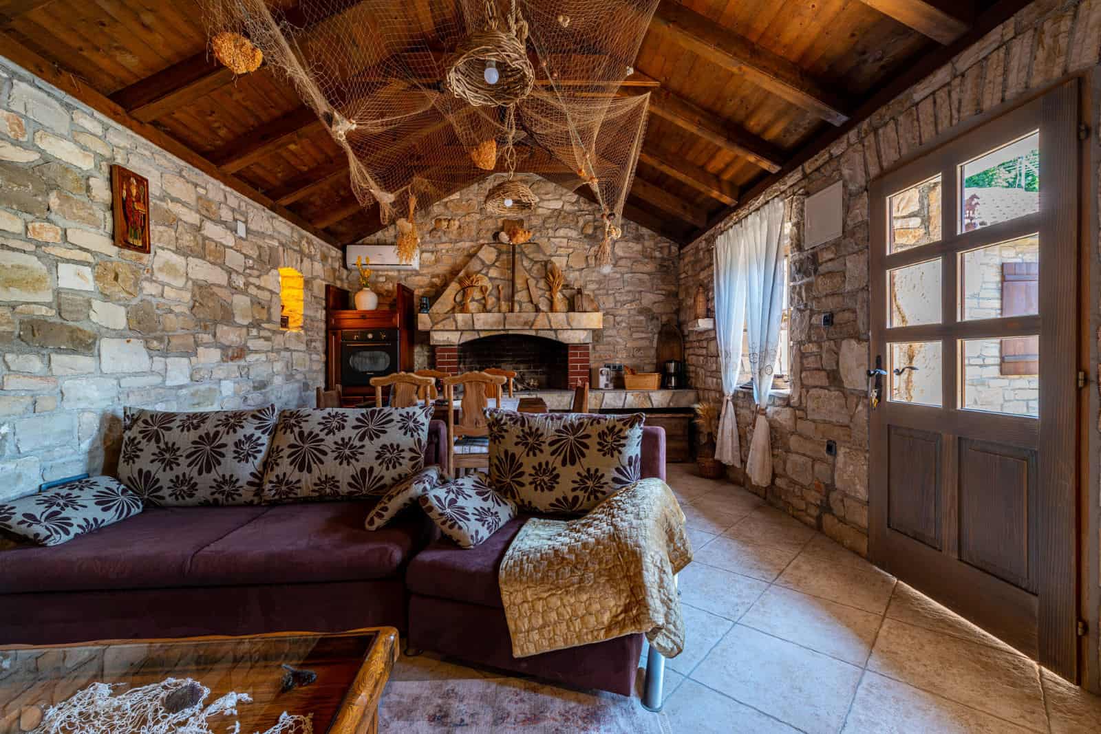 18. Villa Gora-Dnevna sobai blagavaonica